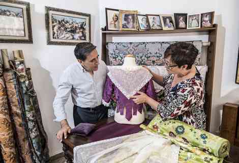 Eugenia Puertes, indumentaristas oficiales de la Fallera Mayor de Valencia 2018 y su Corte de Honor