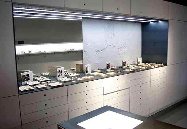 Inaguraci  n Peris Roca  6 