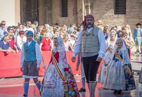 Procesión de la Virgen - Comisiones falleras