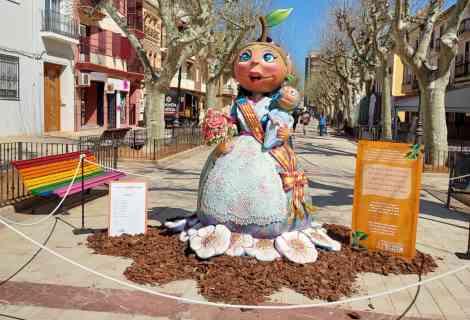 Carcaixent planta cinco fallas simbólicas