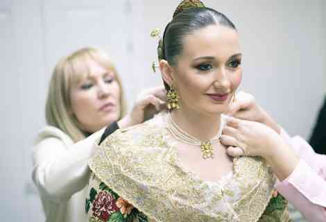 Nines de Cotó, confeccionando ilusiones para la Fallera Mayor 