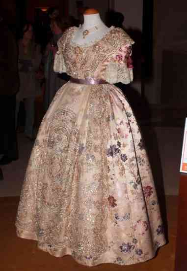 CAsins AAntic Westing  13 