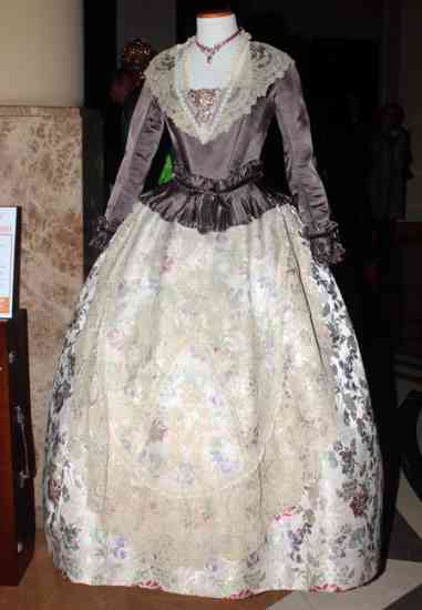 CAsins AAntic Westing  2 