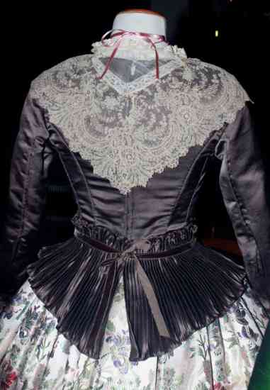 CAsins AAntic Westing  4 