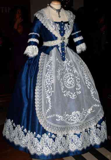 CAsins AAntic Westing  7 