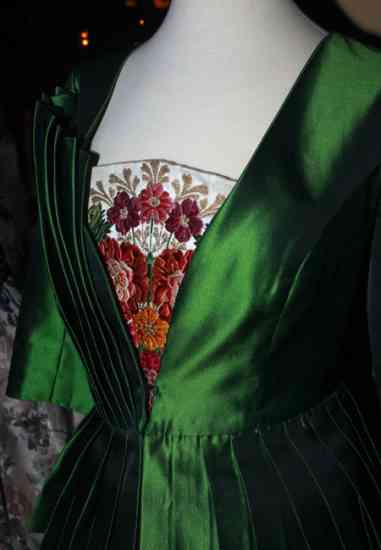 CAsins AAntic Westing  16 