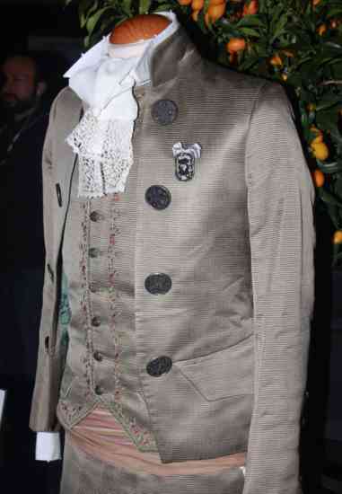 CAsins AAntic Westing  18 