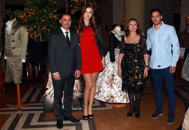 CAsins AAntic Westing  27 