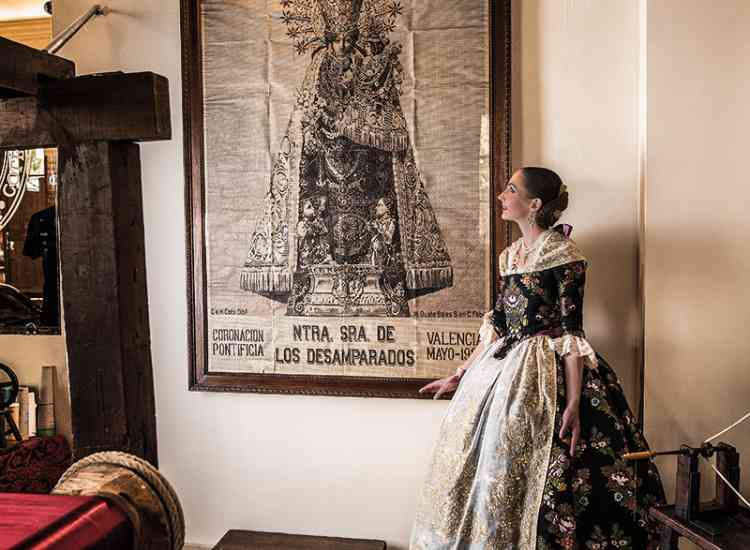 TRAJE 05 RAQUEL ALARIO 039