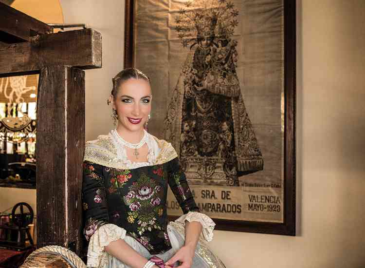 TRAJE 05 RAQUEL ALARIO 040