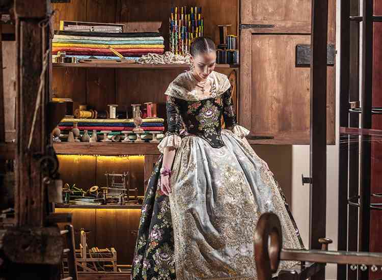 TRAJE 05 RAQUEL ALARIO 042