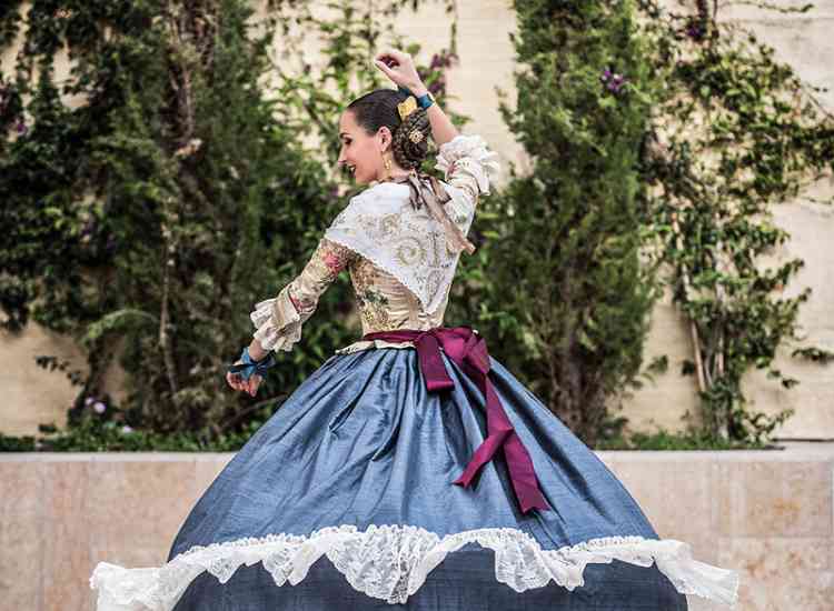 TRAJE 08 RAQUEL ALARIO 065