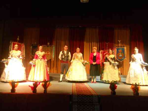 Inmaculada Igual con su corte de honor y autoridades