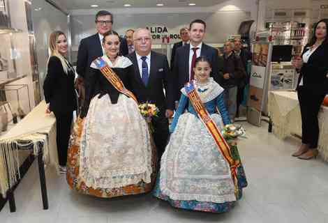 Las FFMM de Valencia visitan El Corte Inglés