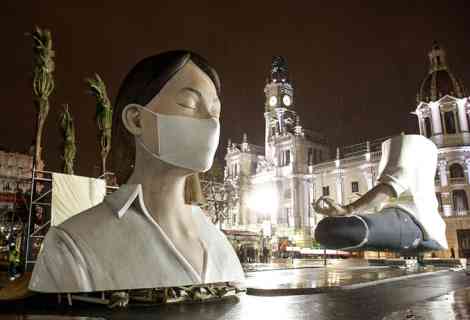 Un lanzallamas da fuego a un mal sueño