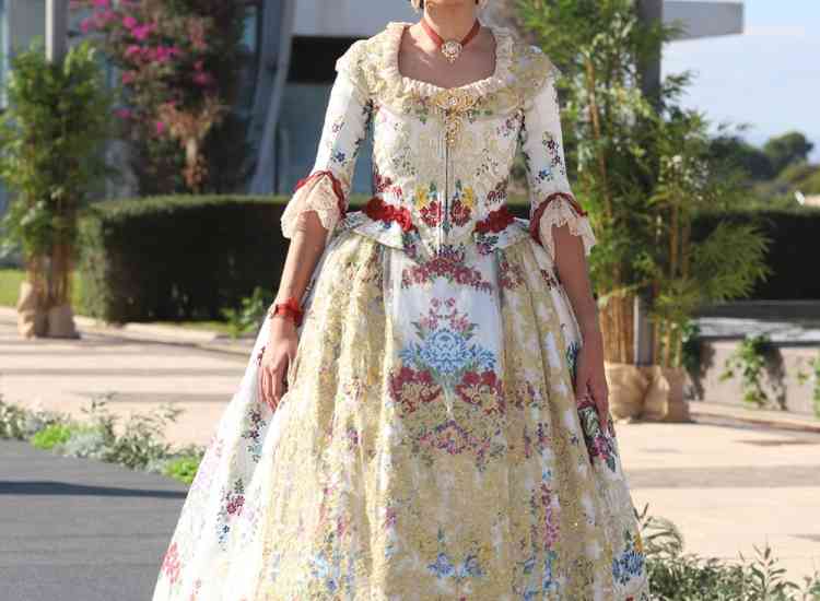 PilarValverdeRealce  11 