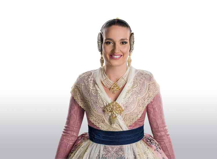 Laura Mengo Maximo Betro  1 