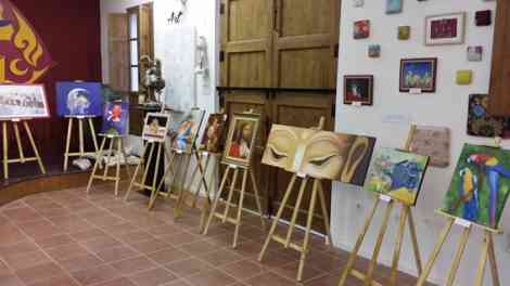 Exposición de Montse Ros en la sede de la Federación Benicalap-Camapanar
