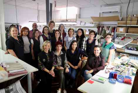 Carmen Prades visitó la firma Hijas de Carmen Esteve