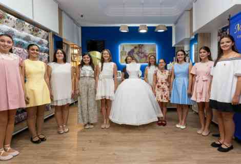 La Fallera Mayor Infantil de Torrent y su Corte recibieron los alçaores de MAVIMAR