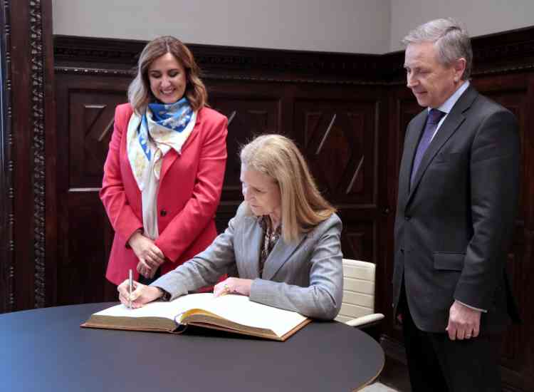 0311 alcaldessa  infanta elena 