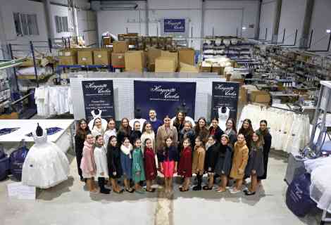 Margarita Vercher entregó sus cancanes a las Falleras Mayores