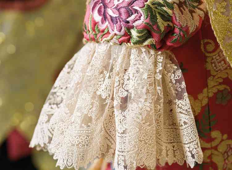 puntillaer traje lucia