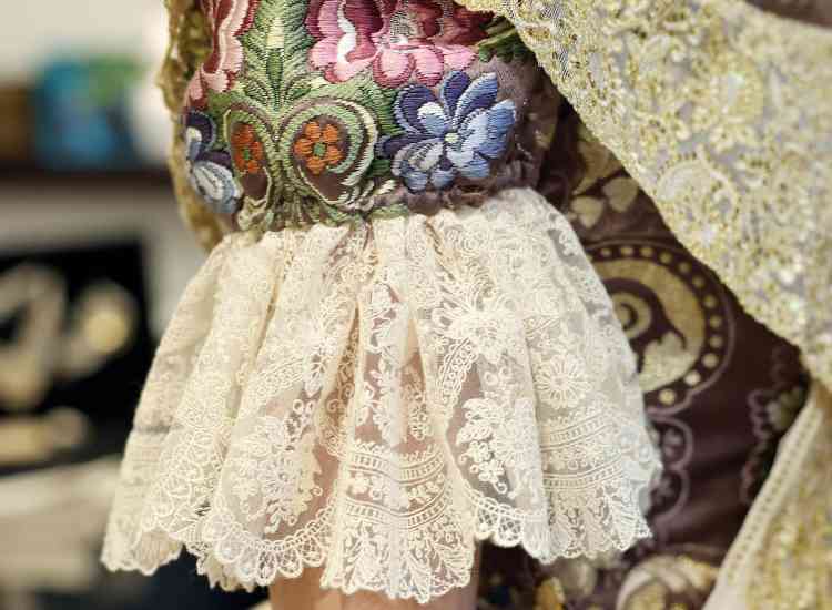 santos   puntillas del primer traje de carmen