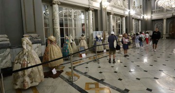 El Ayuntamiento de Valencia acoge la II Exposición “Joyas de la Indumentaria” organizada por el Gremio de Sastres y Modistas CV El Ayuntamiento de Valencia acoge la II Exposición “Joyas de la Indumentaria” organizada por el Gremio de Sastres y Modistas CV