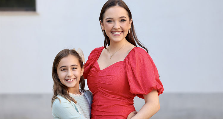 01 Claudia de los Angeles y Ani Torregrosa