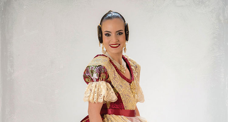Indumentaria Valenciana Elena, el arte de vestir un sueño