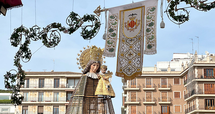 Nueva decoración ornamental para la Ofrenda