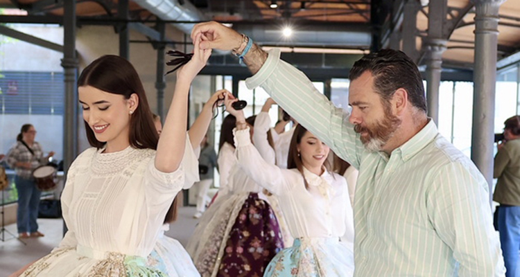 El mundo fallero ultima los detalles de la Dansà a la Virgen