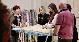 Carmen Prades visitó Hijas de Carmen Esteve