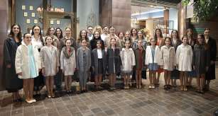 Art Antic recibió a las nuevas representantes de la fiesta