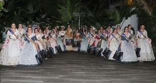 Alan Indumentaria hace entrega de las mantillas oficiales a las Falleras Mayores de Valencia y sus Cortes de Honor